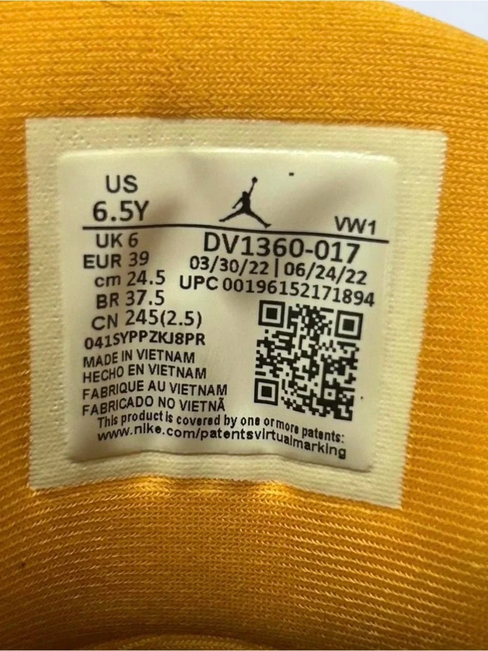 Jordan Men's Black and Yellow Low-Top Sneakers